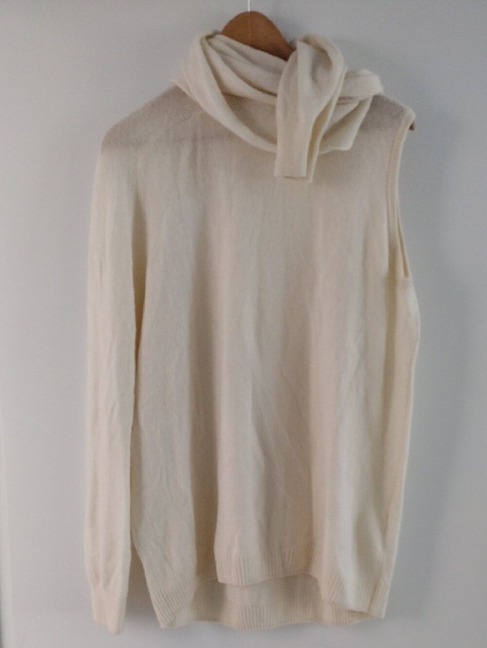 Tibi Cashmere Cutout Sleeve Tunic Pullover Sweater, Cream, Size L. GUC. - Picture 7 of 8